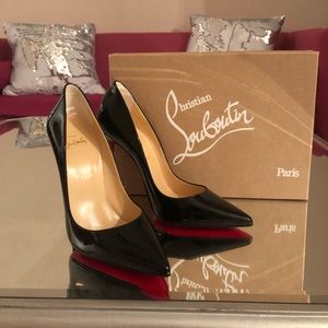 Christian Louboutin So Kate Pumps